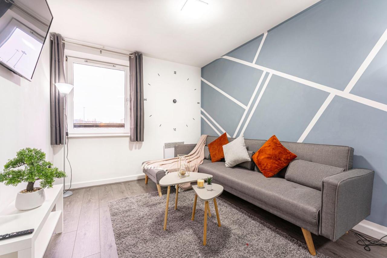 Jkg Property Solutions Presents Cosy City Apartment Coventry Exterior photo